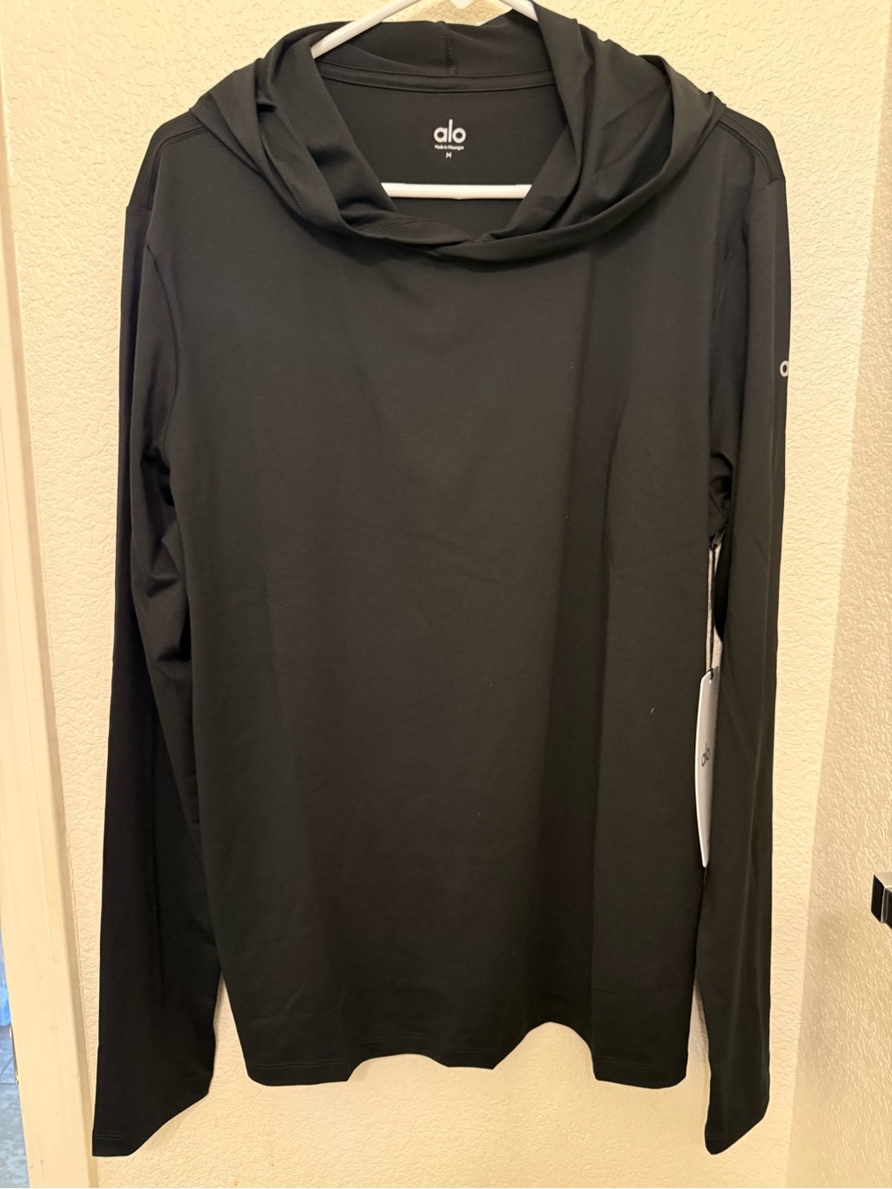 ALO Yoga Men’s Conquer Reform Long Sleeve with hood